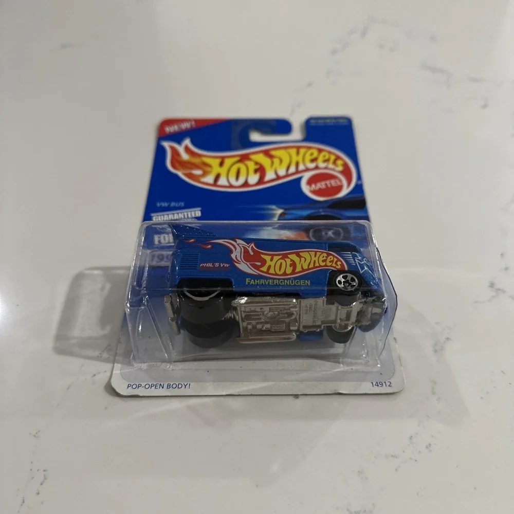 Hot Wheels #372  VW Bus 14912 1996 First Editions Pop-Open Body #16001